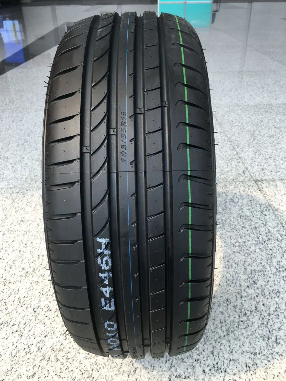 Top 10 Brand Gladstone/Winda/Boto China High-Quality Tire Factory Hot Sale Wholesale Tires SUV PCR Tire 215/65r16 13"14"15"16"17"18"19" Competitive Lower Price