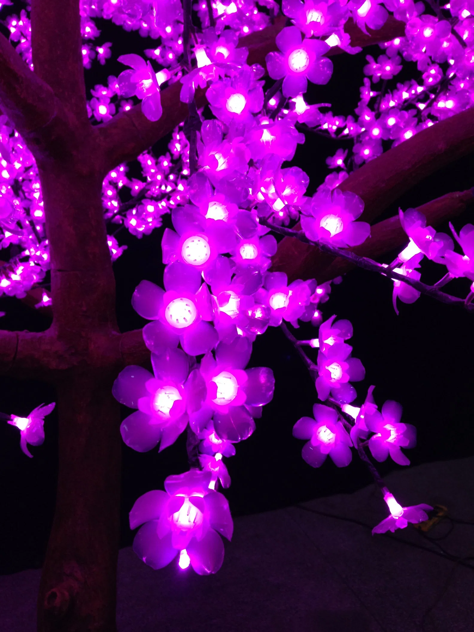 Arbre de la cerise de LED de tension de sécurité