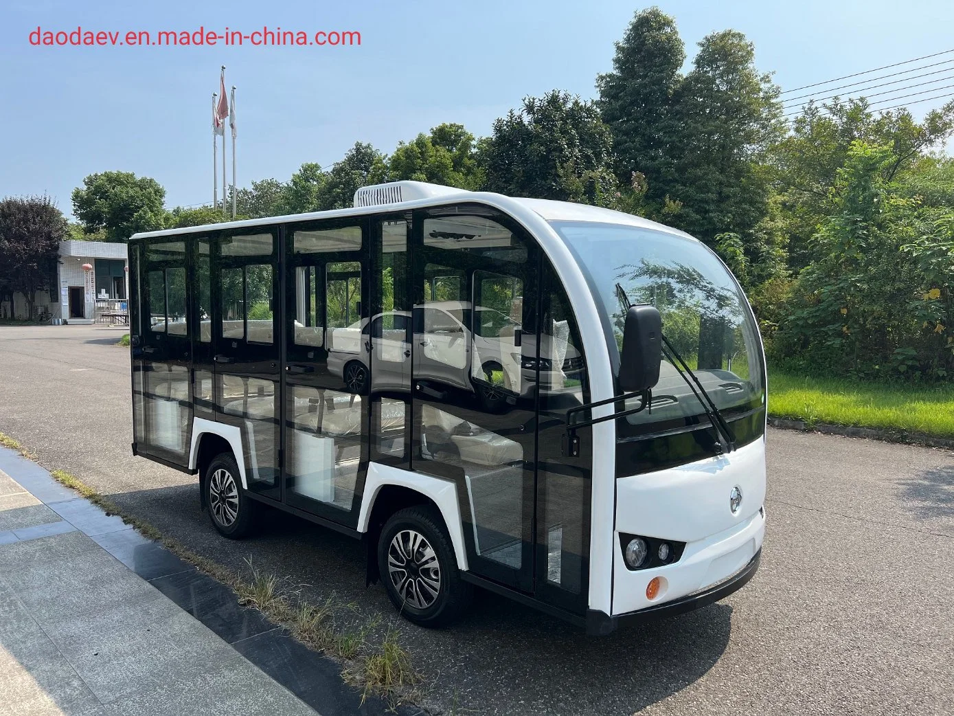 for Philippines High quality/High cost performance  Long Mileage 72V 7.5kw Power Super Charge 11 Passenger Lithium Battery Electric Sightseeing Bus Sightseeing Car Mini Bus F11m-Qm12