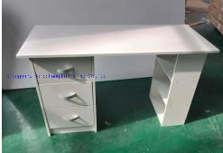 Modern Office / Home Computer Desk with Chipboard E1