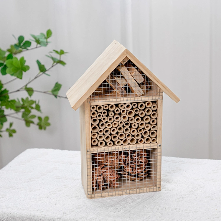 Rena Pet Wood and Metal Ergonomic Handle Funny and Interactive Insect House