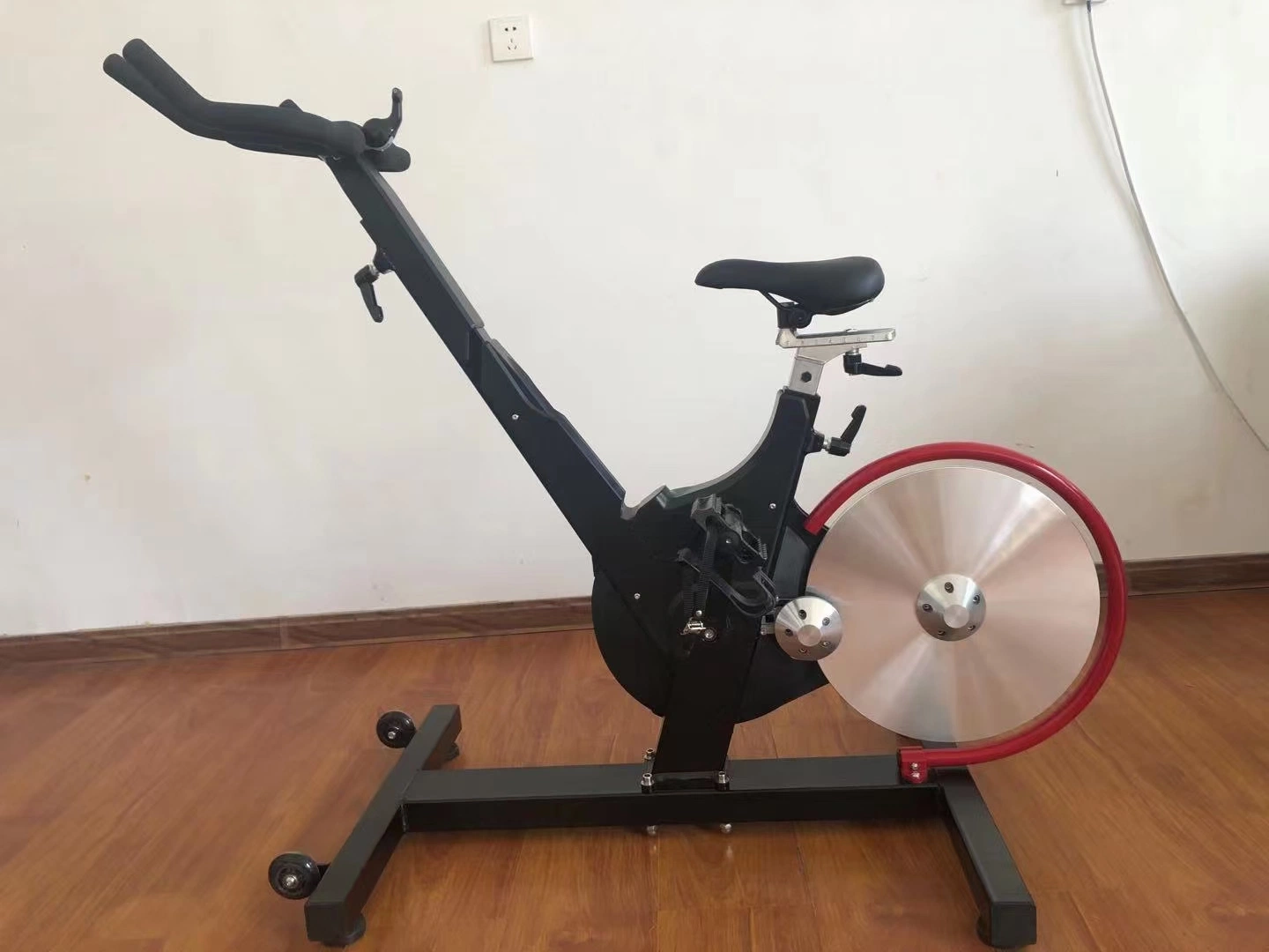 Cardio Sports Equipment Commercial Indoor Exercise Bicycle /Gym Equipment Spinning Bike