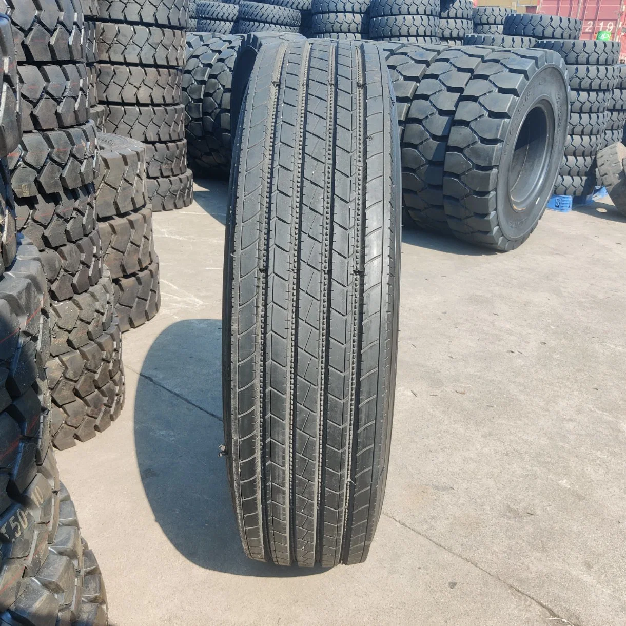 12.00r20 Radial Tubeless Tyres TBR Bus Truck Tyres