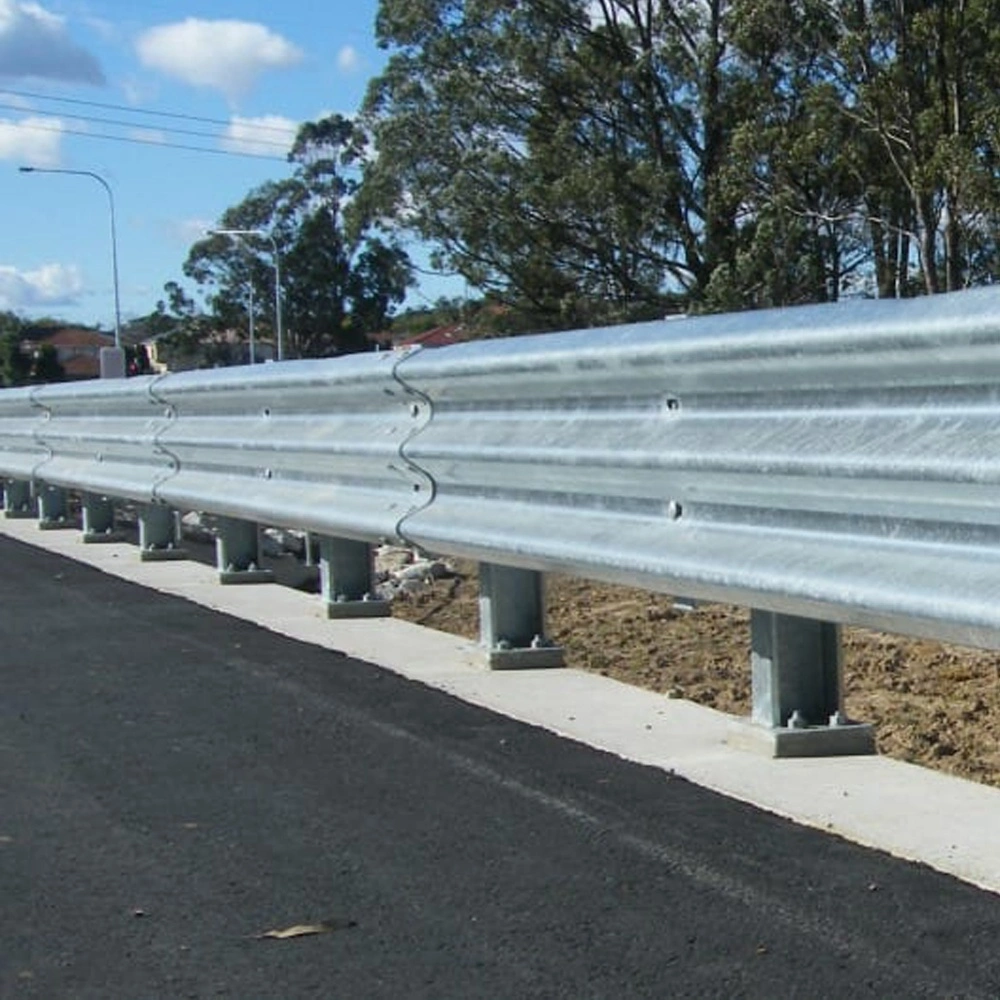 Factory Supply Export Road Safety Hot Dippped Galvanized Steel W Beam Thire Beam Highway Guardrail Anti-Collision Traffic Barrier