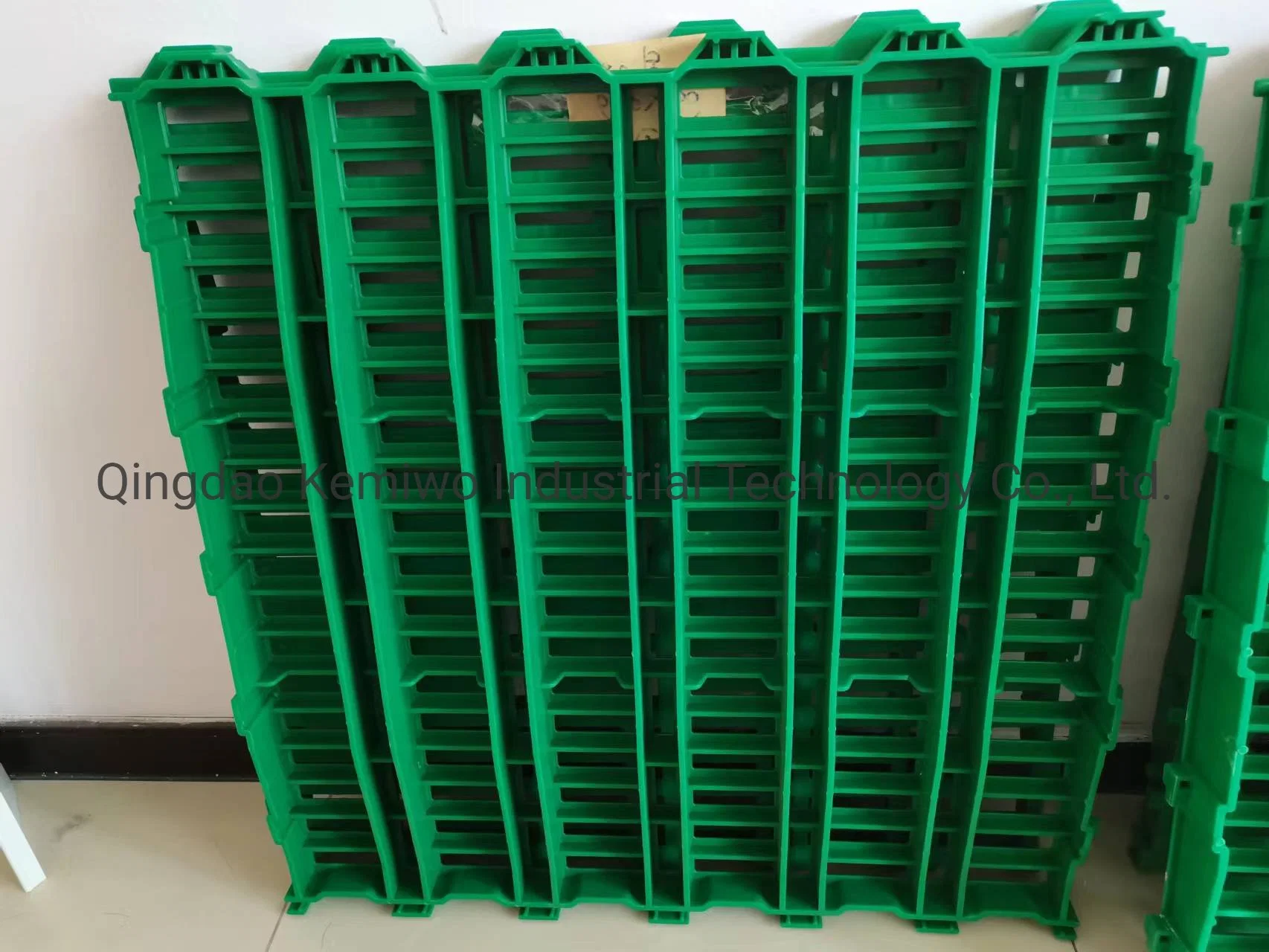 Low Price Goat/Sheep Plastic Slat Leaking Manure Scrub Floor