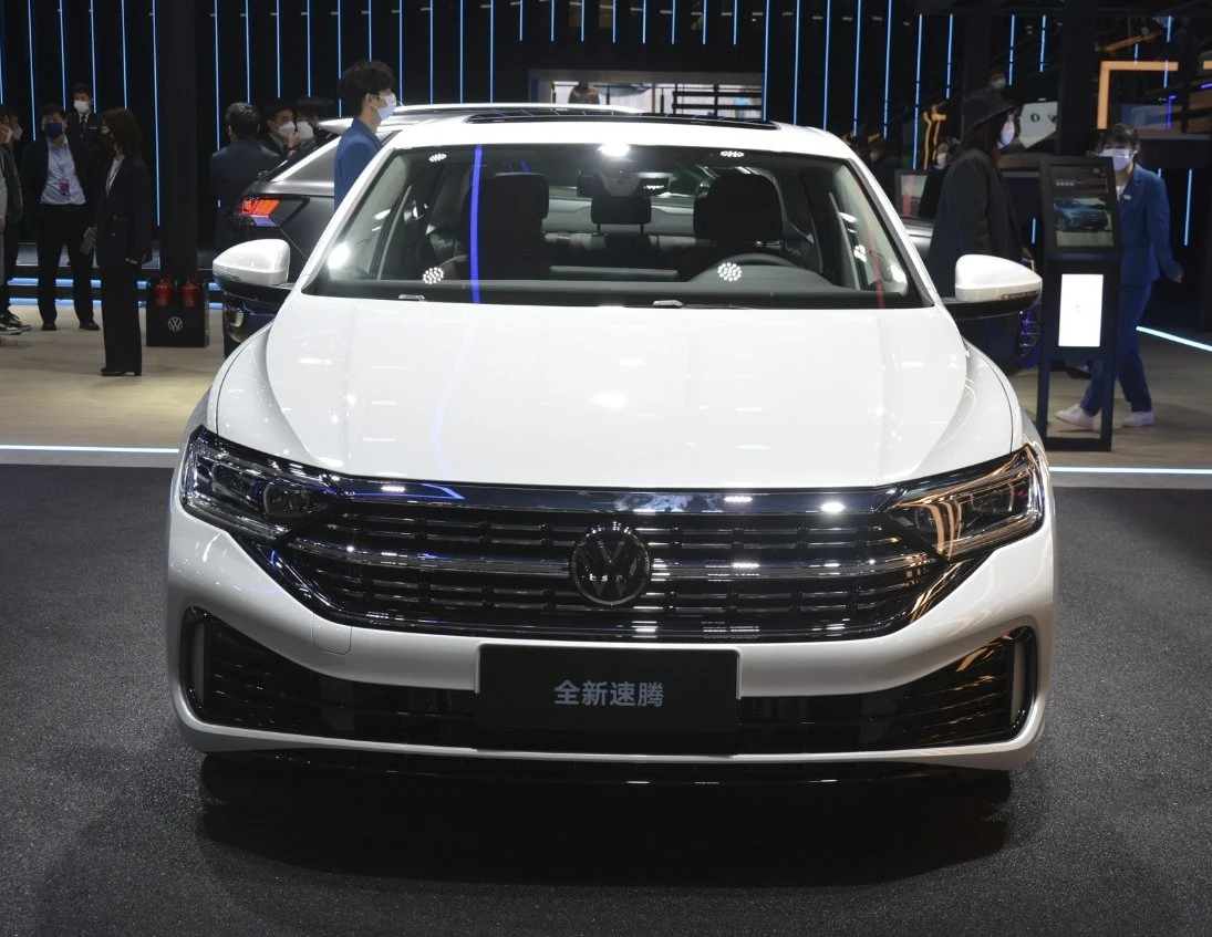 VW Sagitar proveedores nuevos coches China LED Cámara de cuero eléctrico Vehículo de segunda mano automático