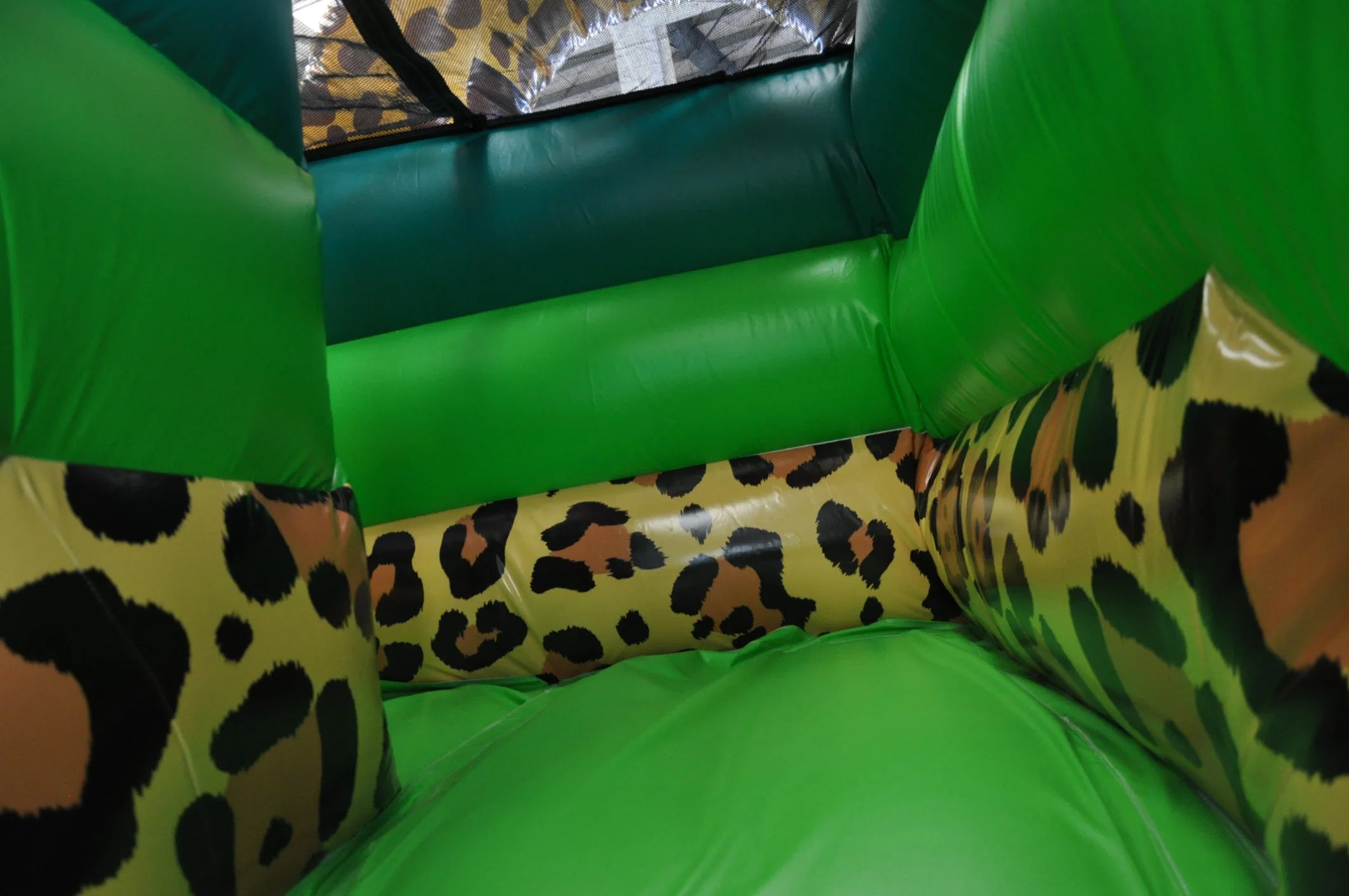 Парк развлечений Safari Fun City Inflatable Animal Amusement Park с горкой (AQ01761)