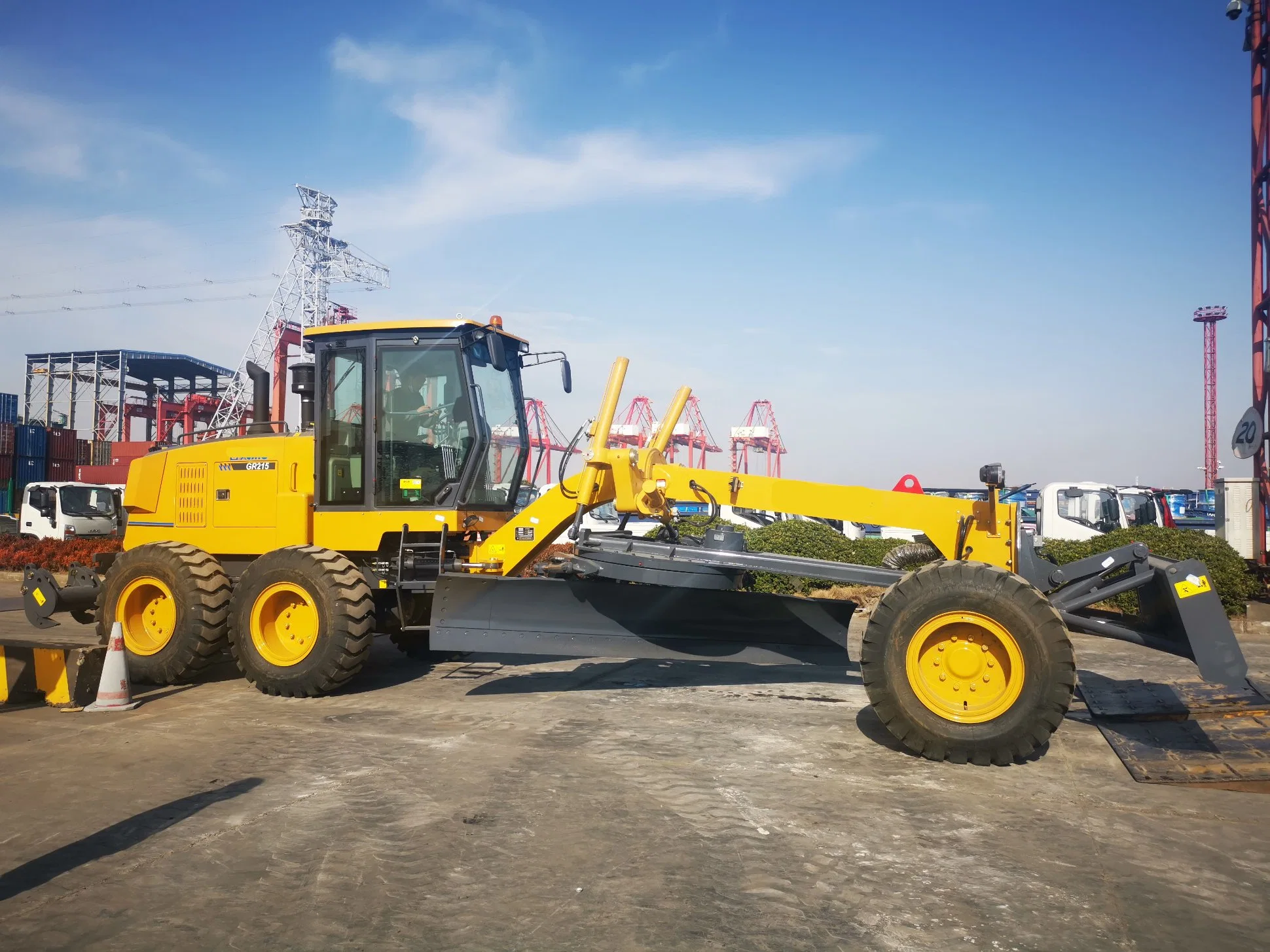 215HP Motorgrader Gr215 Motorgrader Hinterer Ripper und Rotorblatt Zum Verkauf