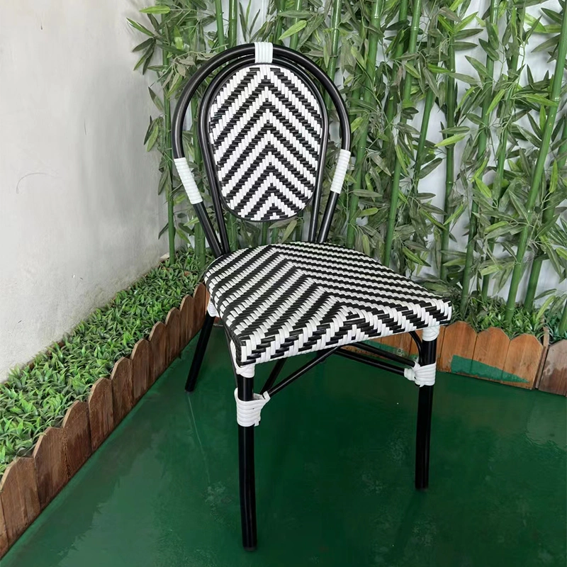 Estilo francés clásico, muebles de bambú en el exterior Rattan Silla apilable de estilo Bistro Silla de Comedor