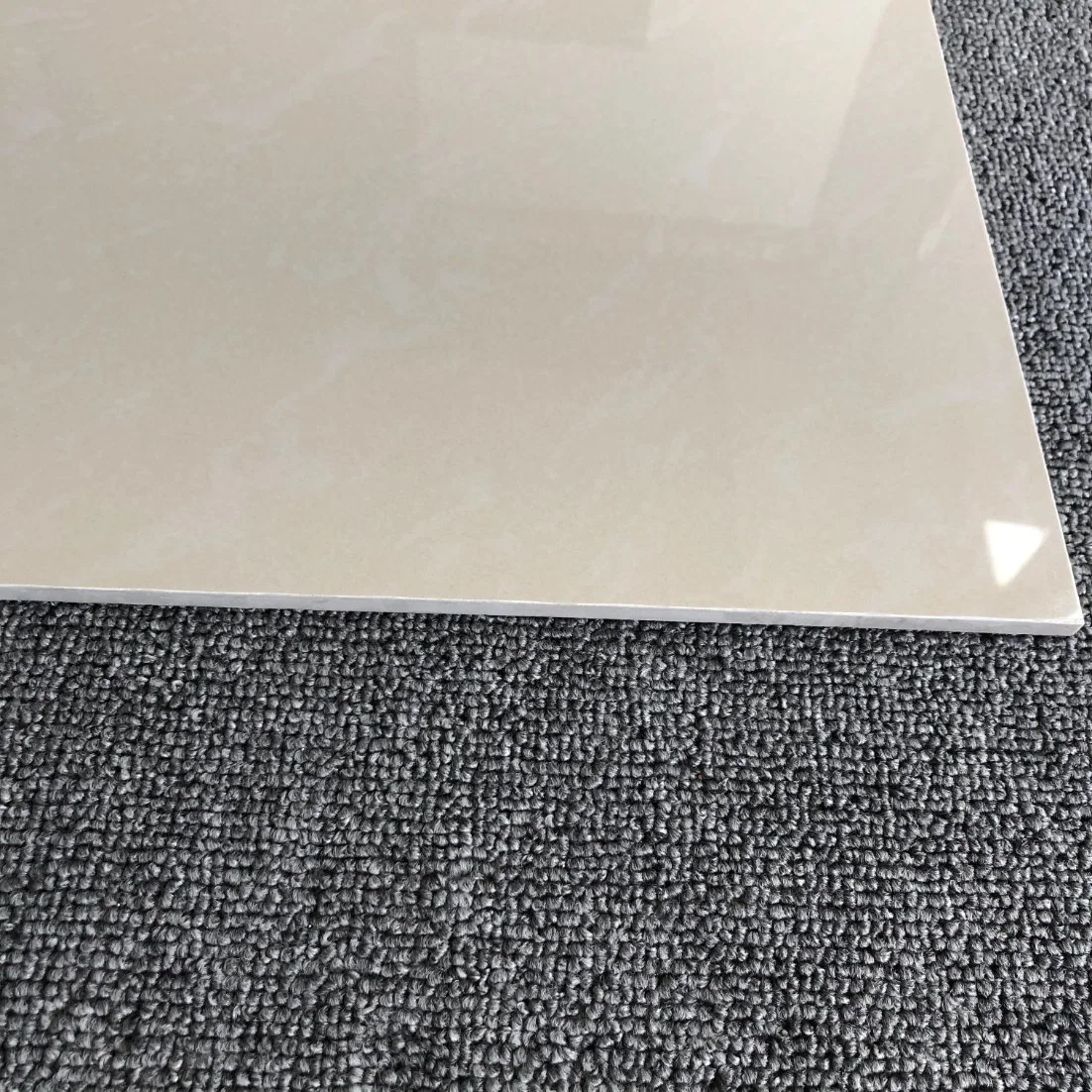 Foshan Hot Verkaufen Günstige Lösliche Salz Glossy Nano Gres Porcelanato 500x500mm Badezimmer Vitrified Polierporzellan Boden- und Wandfliesen