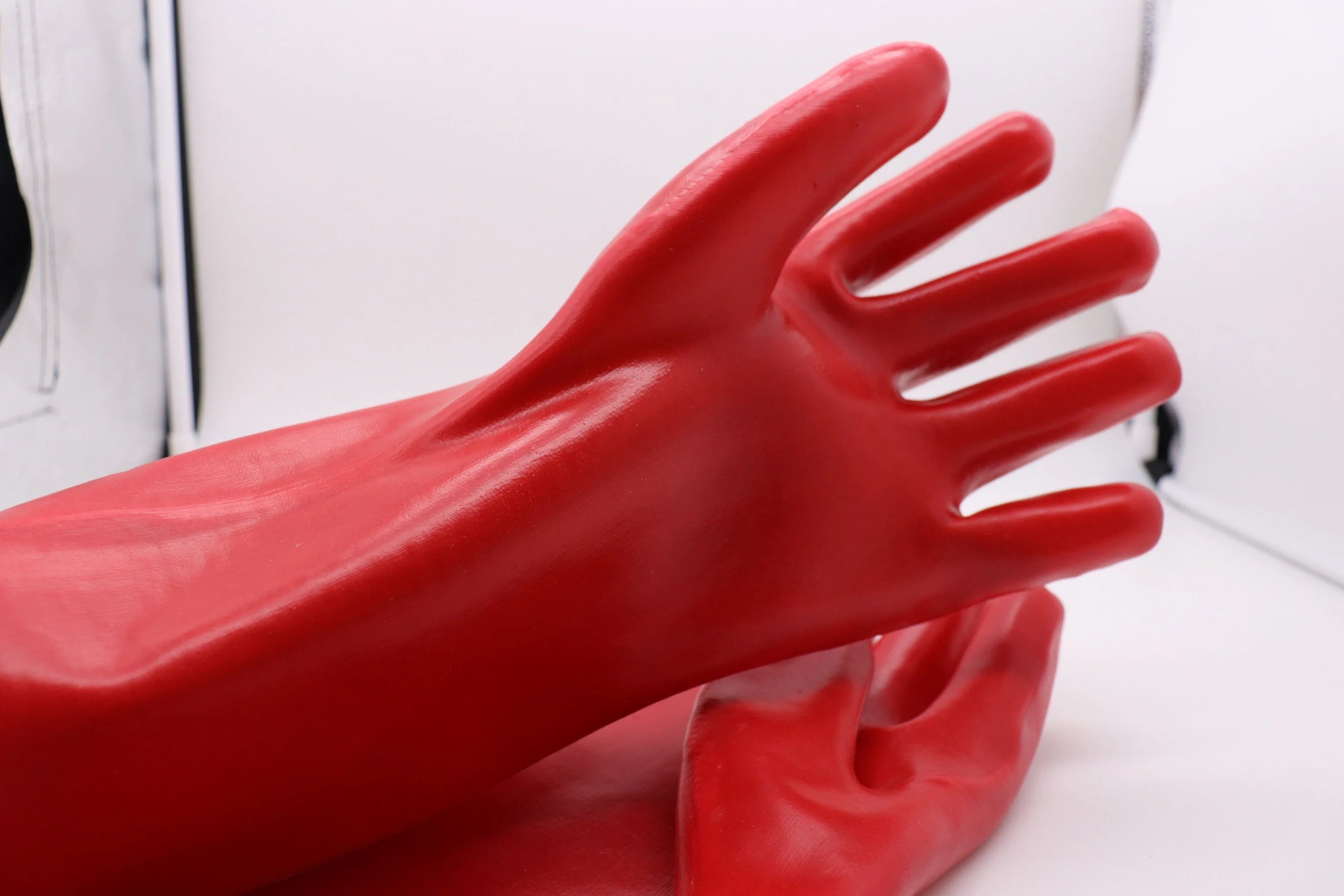 Gants en PVC de couleur rouge avec manchette de Guantanlet résistance chimique Gants certifiés ce