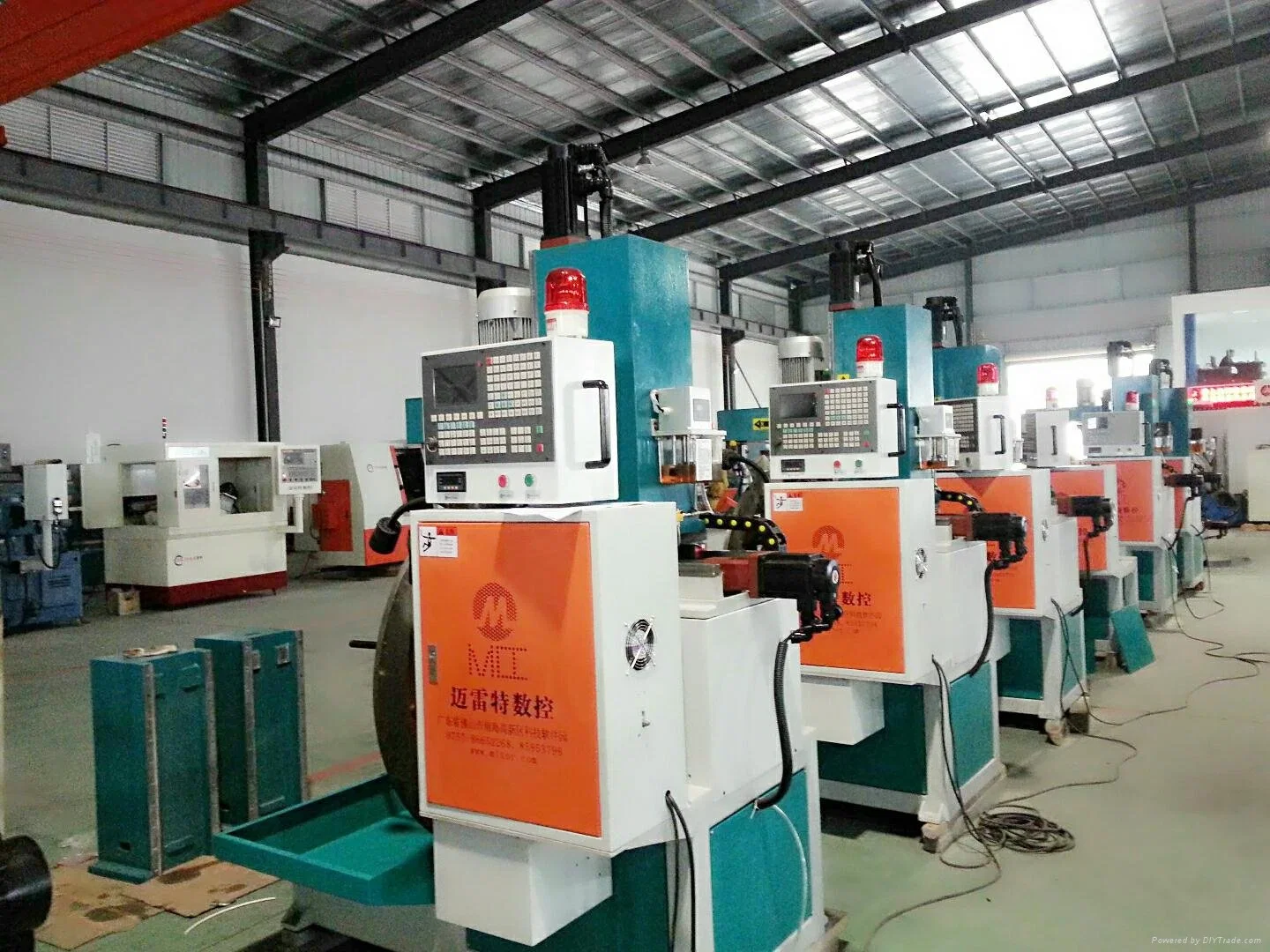 ماكينة تنظيف حفر الثقب ذات الحلقة الدائرية CNC (MLT-WZ1050QF)