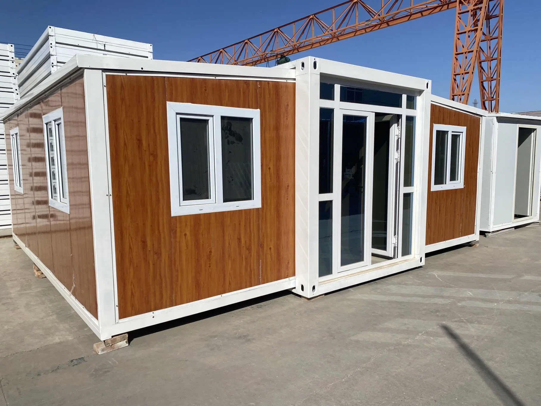 Pitched Roof Prefabricated Light Steel Trailer Price Rock Wool Corrugated Container House