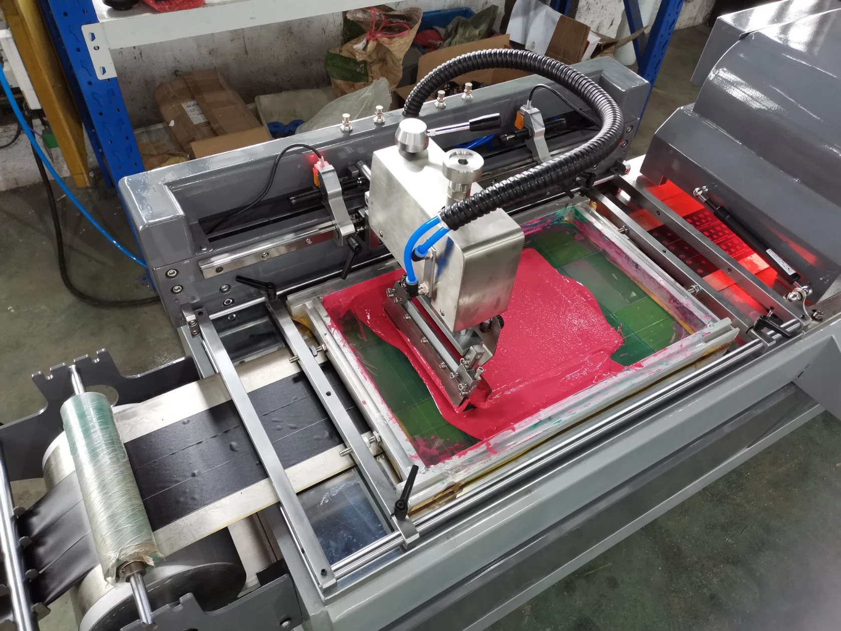 Roll to Roll Fully Automatic Clothing Label Screen Printing Machine for Polyester Satin Ribbon, Cotton Tape, Lanyard, PU Tape and Heat Transfer Label Jdz-2001