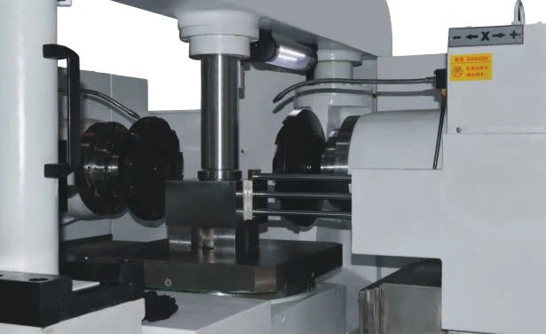 Gooda maschinell bearbeitete Formenwerkstoffe, die Doppelkopf-CNC-Fräsmaschine (TH-350NC) verarbeiten