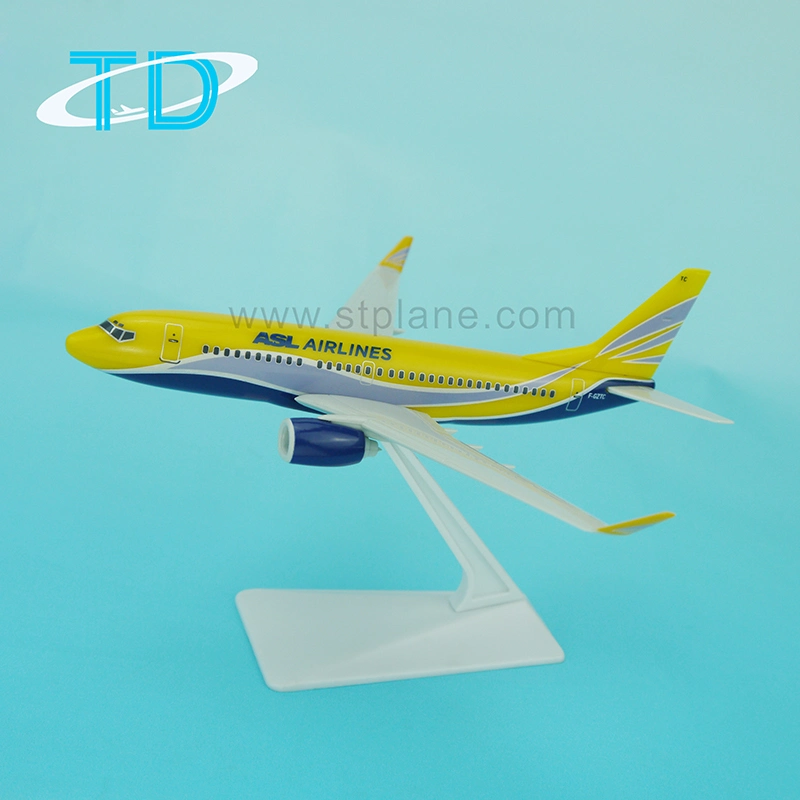 B737-700 1/200 16cm escala 1/200 del modelo de avión de plástico