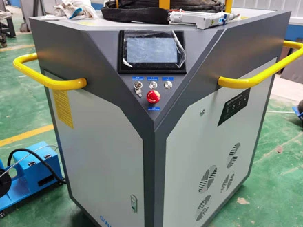 Low Price 1000W 1500W Fiber Source Handheld Laser Welding Machine Fiber Laser Welding Equipment