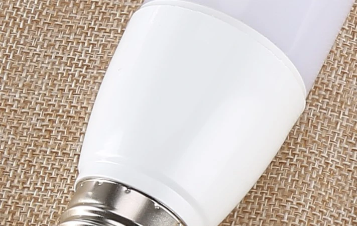 Lâmpada de foguetes de LED E27 de milho super brilhante lâmpada economizadora de energia 20W lâmpada LED cilíndrica