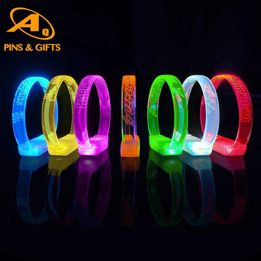 Original Factory Fashion Custom NBA Silicone Rubber Bracelet with Holes Amazon Watch Band Loom Bands Wholesale/Supplier Charms Bracelet Plastic Watch LED Armband