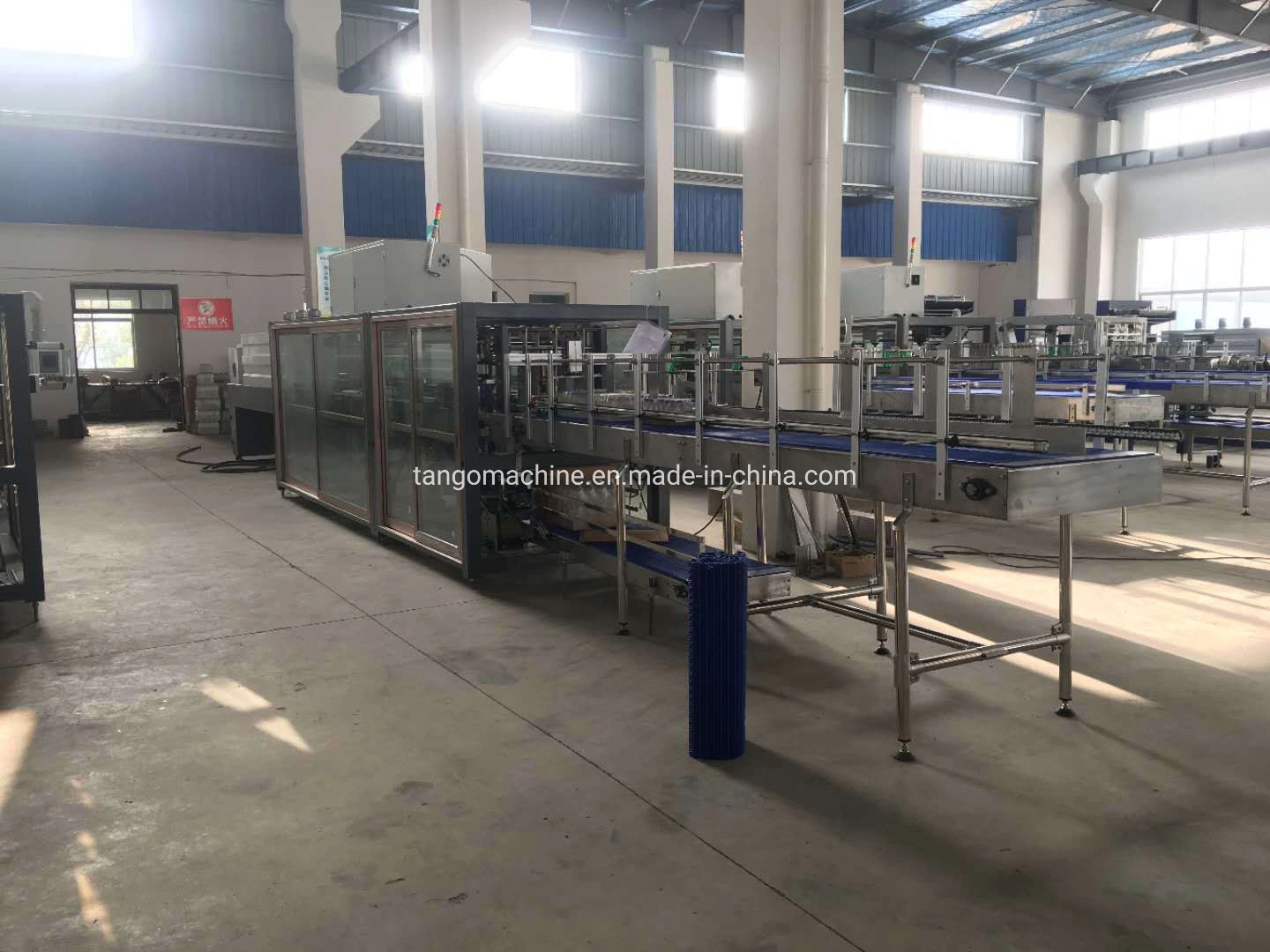 Auto Half Tray Shrink Film Wrapper Wrap Packaging Packing Machines for Beer Water Juice