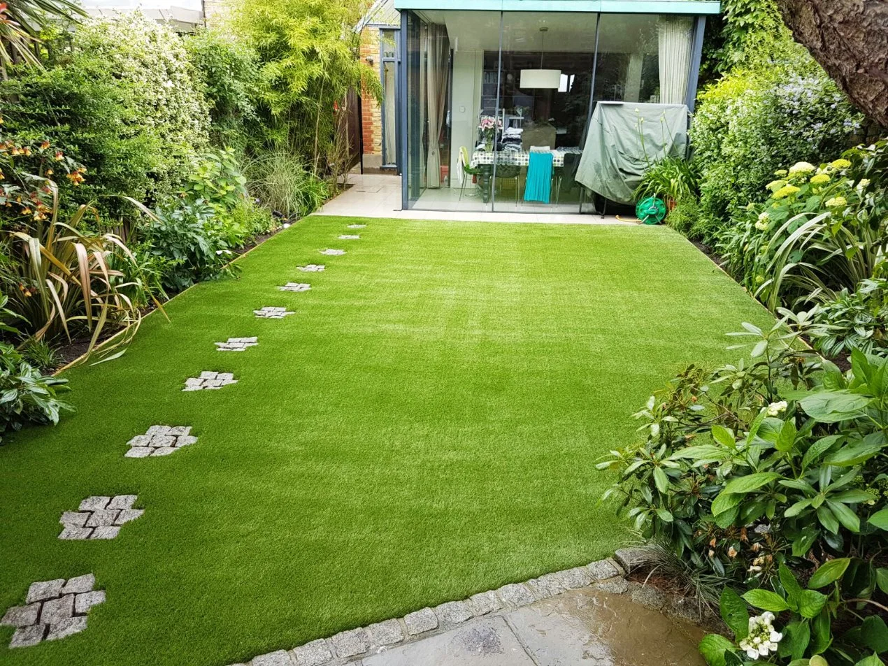 Lawn Piece Court Yard Artificial Grass Tile for Home Terrace