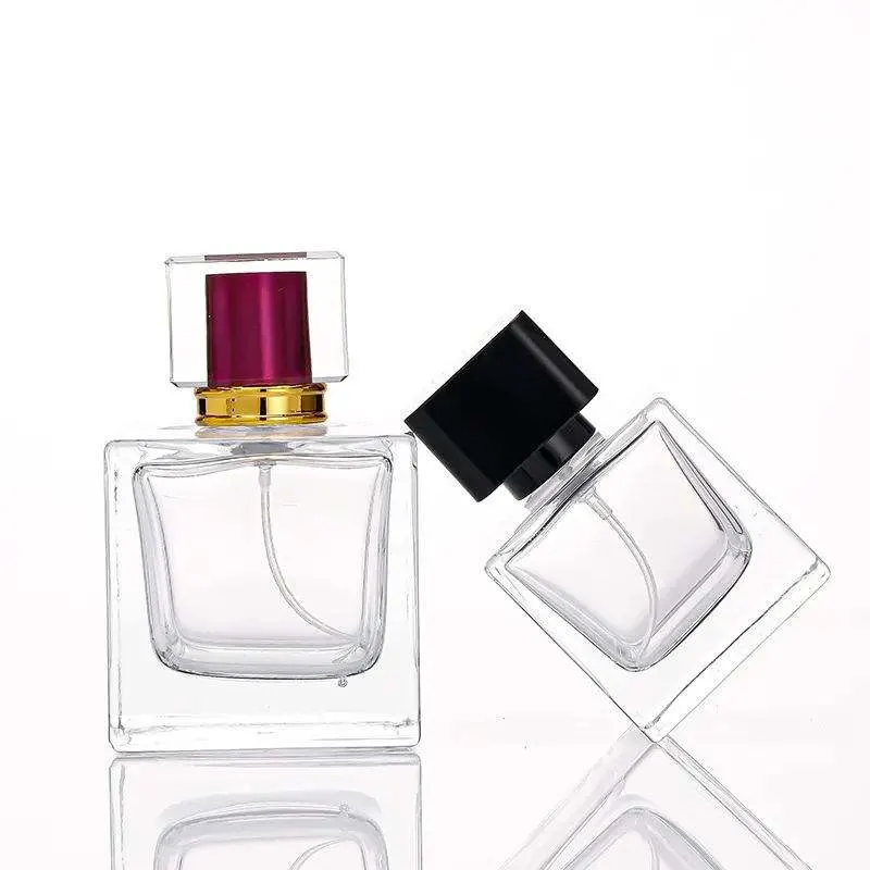 Bouteille de parfum de luxe 50ml 100ml carré vide personnalisées Conception réutilisables Emballage verre bouteille de parfum