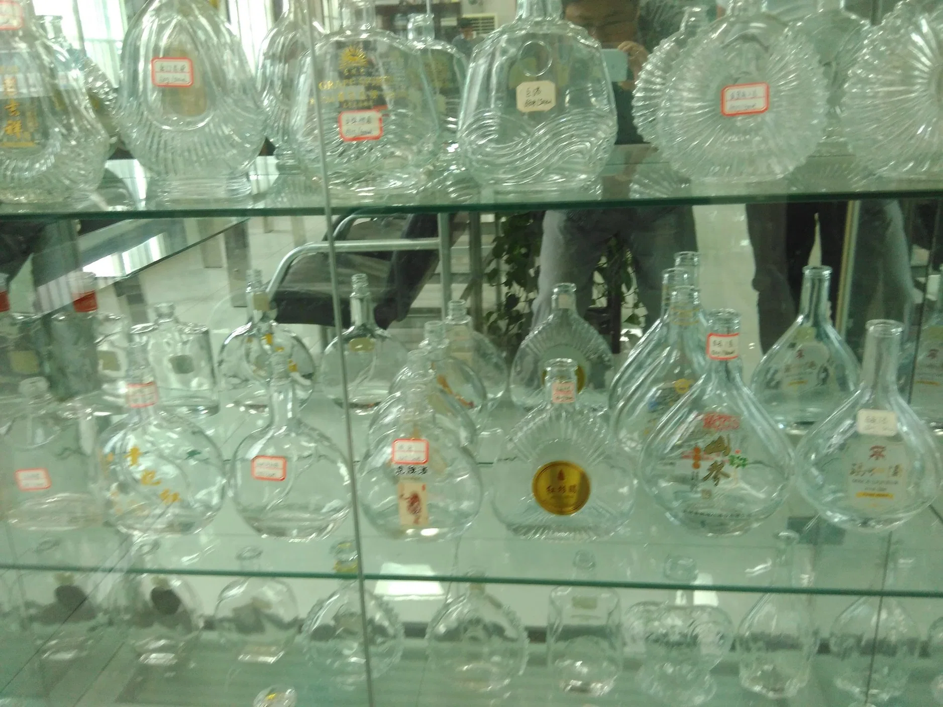 Glass Bottles for Liquid Filling