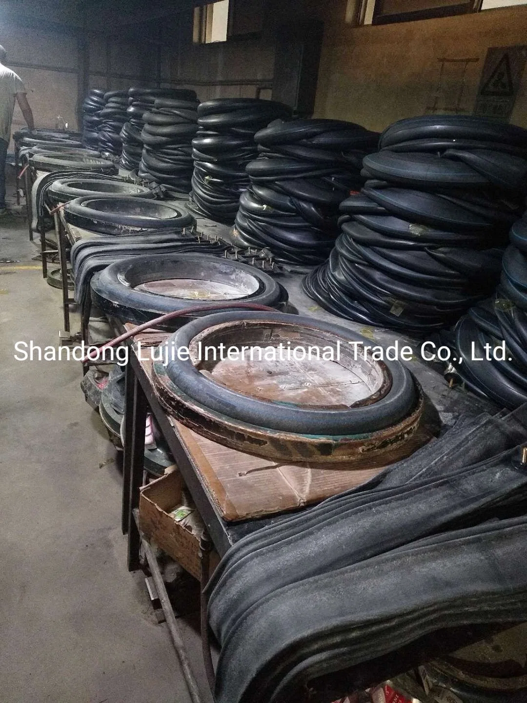 16" 18" 20" 22" 24" 26" 28" 29" 700 26*2.125 ISO Standard Butyl Natural Rubber Motorcycle /Bicycle /Tricycle / Car /Truck Camera Bike Inner Tube