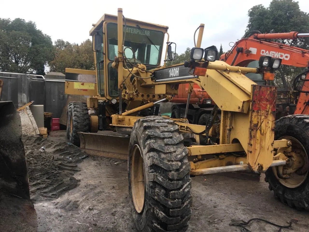 Used Motor Grader Cat 140h in Perfect Working Condition with Reasonable Price, Secondhand Caterpillar All Series Motor Graders Available on Sale +1year Warranty