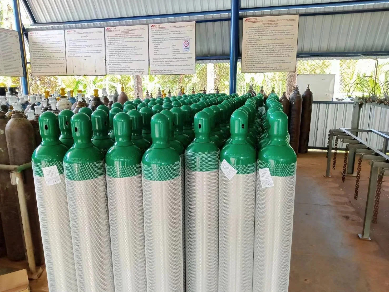 Medical Oxygen Gas Cylinder, Oxygen Cylinder Used in Hospital, Oxygen Cylinder Holder Hospital Bed