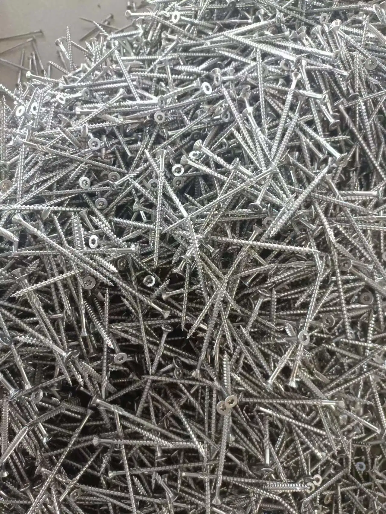 Factory 304 303 316 410 420 Stainless Steel Deck Screws for Precision Fasteners, Screws and Nuts, Customized Machinery, Home, Raft Road, Wooden House Construct