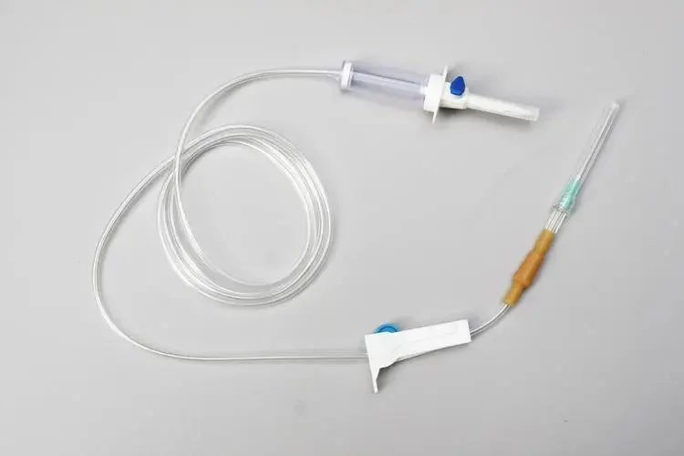 CE ISO Ethylene Oxide Sterilization Medical Supply Disposable Infusion Set/ IV Set with Syringe Needle