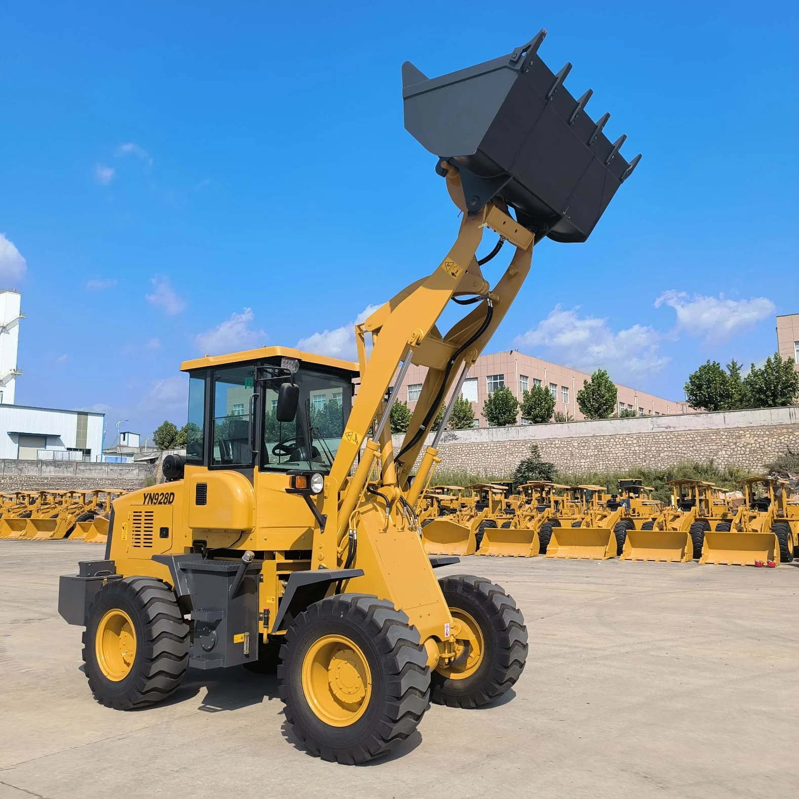 China Supplier Yineng Articulated 4 Wheeled with CE Compact Diesel Front Wheel Loader for Agricultural/Farm/Garden/Sales