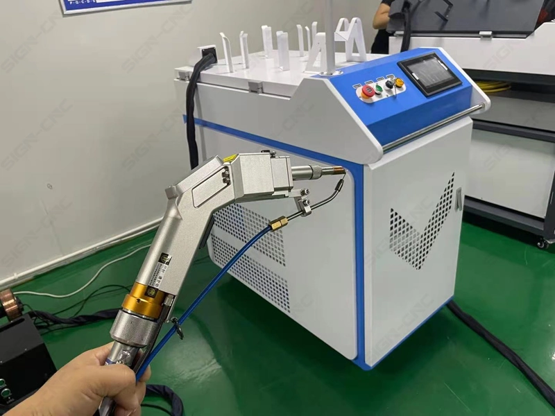 1000W 1500W Handheld Fiber Laser Welding Machine with Auto Wire Feeding Device