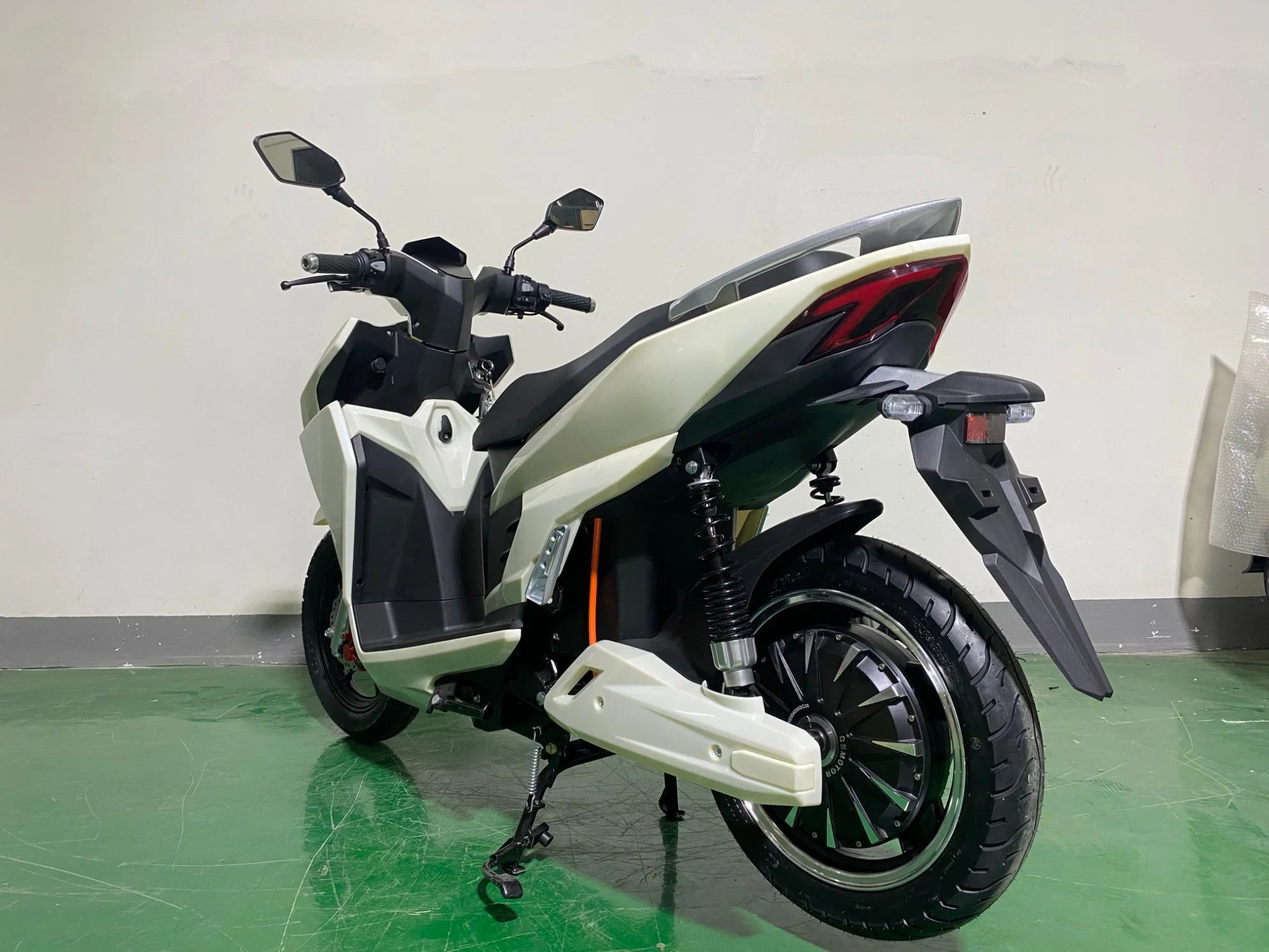 Nouvelle moto électrique Kk-S11 avec frein à disque avant et arrière.