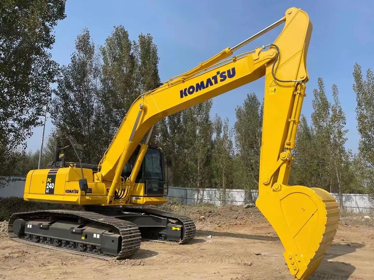 Excelente desempenho 24t usado trator de esteiras Komatsu PC240-7 24t PC240 PC200-8 Escavadora