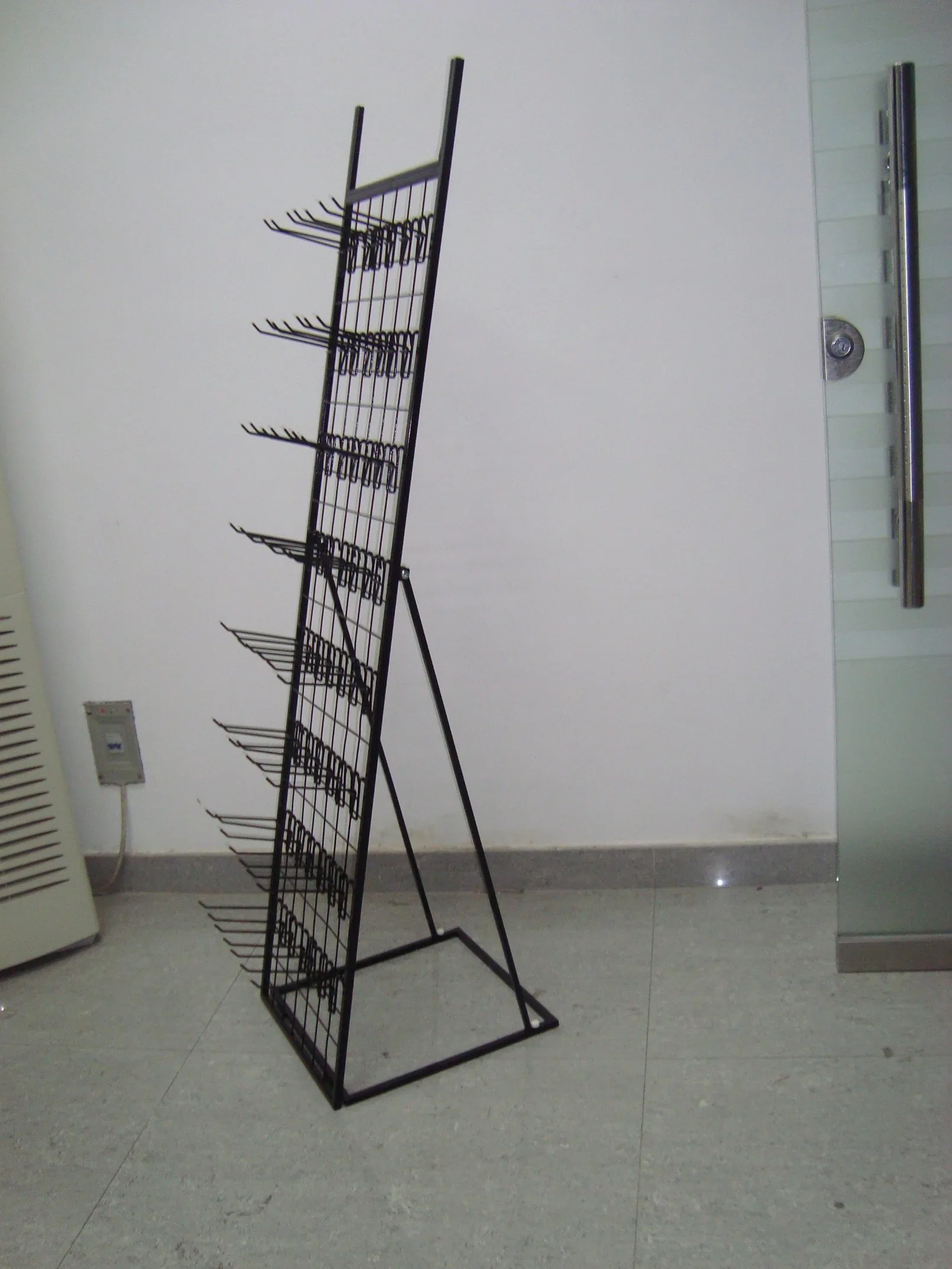 Metal Wire Advertising Supermarket Grid Mesh Vegetable Wine Retail Stand Rack Basket