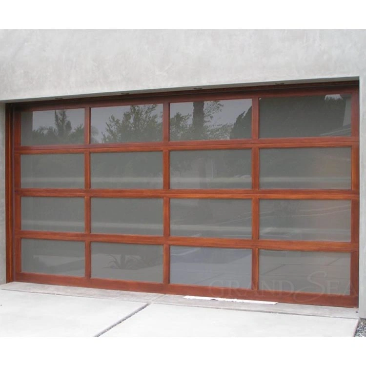 Combinado Madera sólida Alto aislamiento Garage Puerta Anti-Theft Performance Electric Puerta de garaje