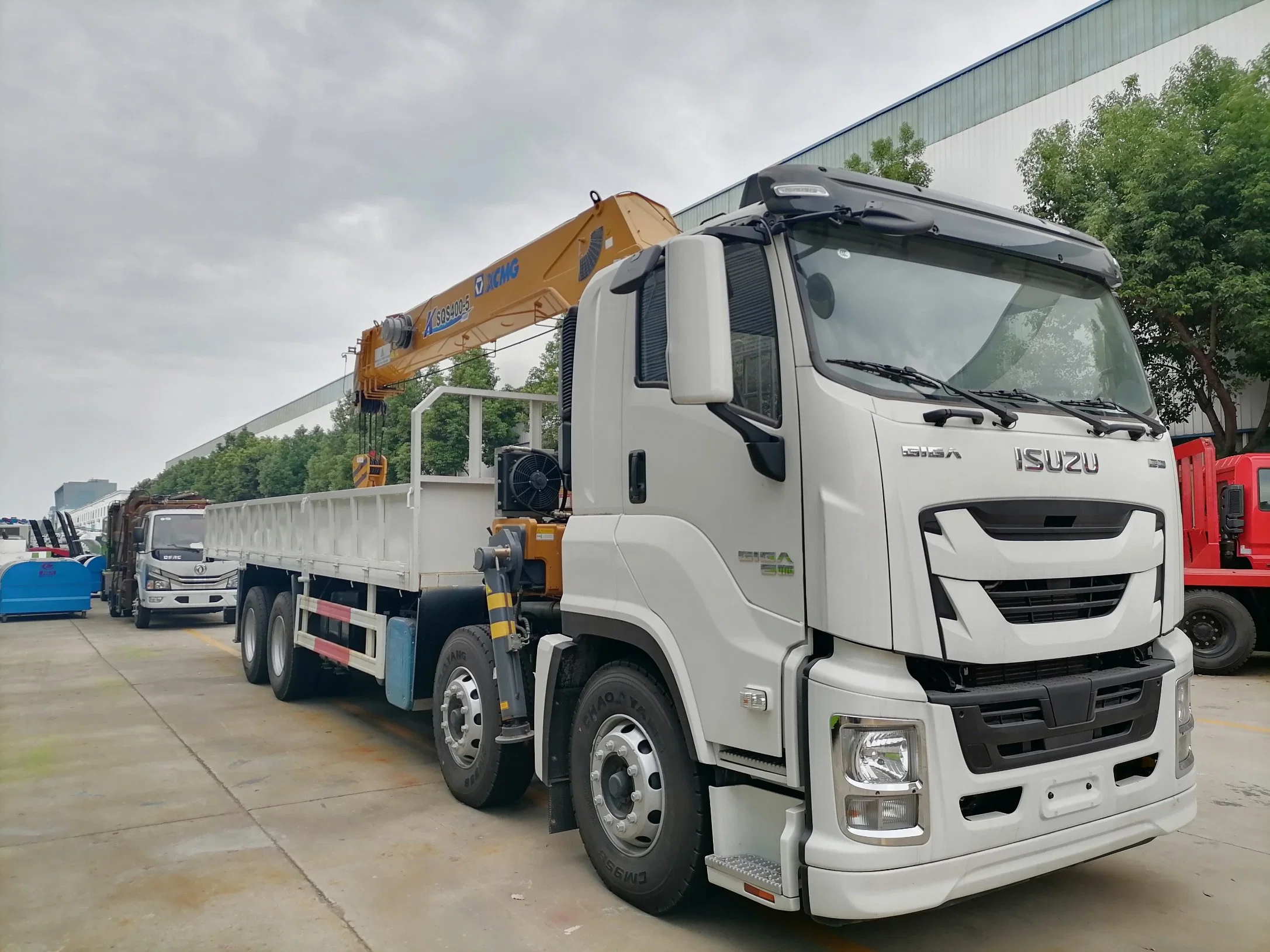 Isuzu Giga 16 Hochkonjunktur-Arm-Kran-LKW der Rad-16ton hydraulischer mobiler gerader mit hohem Positions-Sitz für Hochleistungsgeräten-Anlieferung