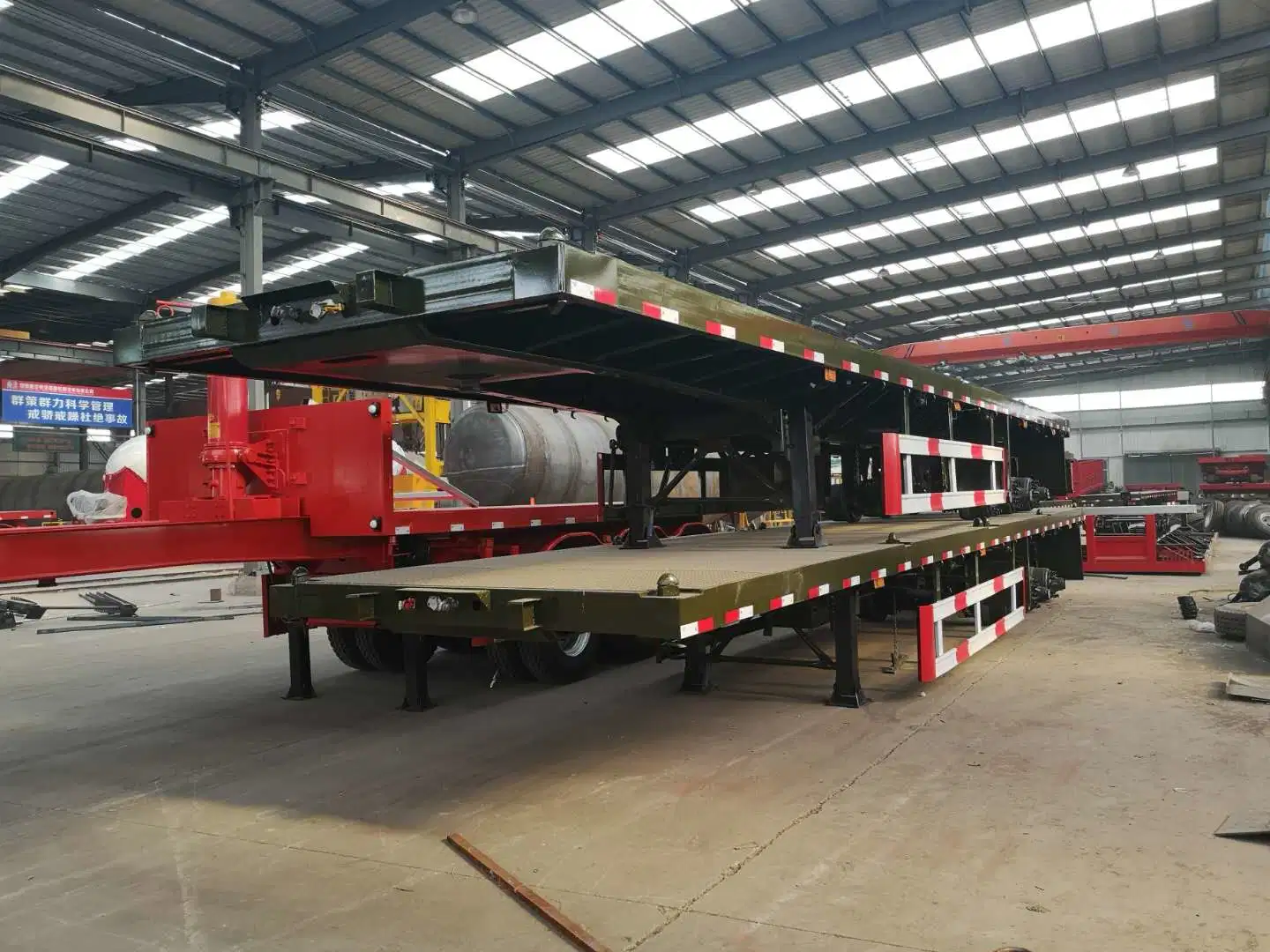 Heavy Duty Removable Galvanised 12m Tri Axle 60tons Flatbed Tow Truck for Sale