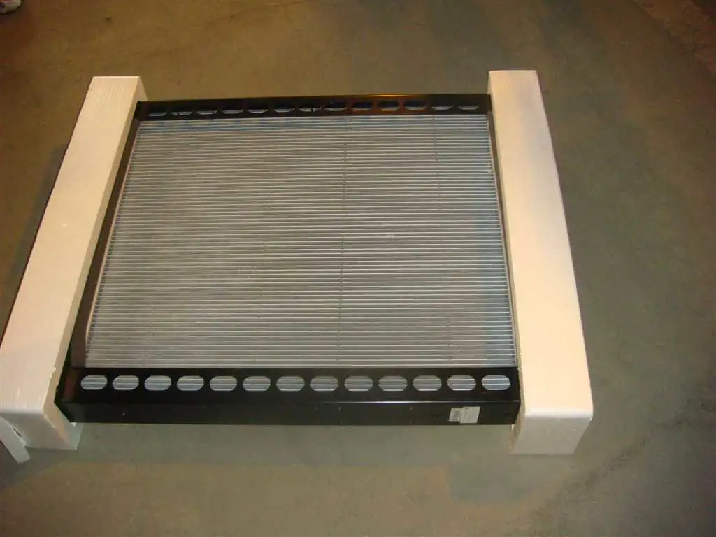 Sinotruk HOWO Parts Radiator for Sale Az9719530270