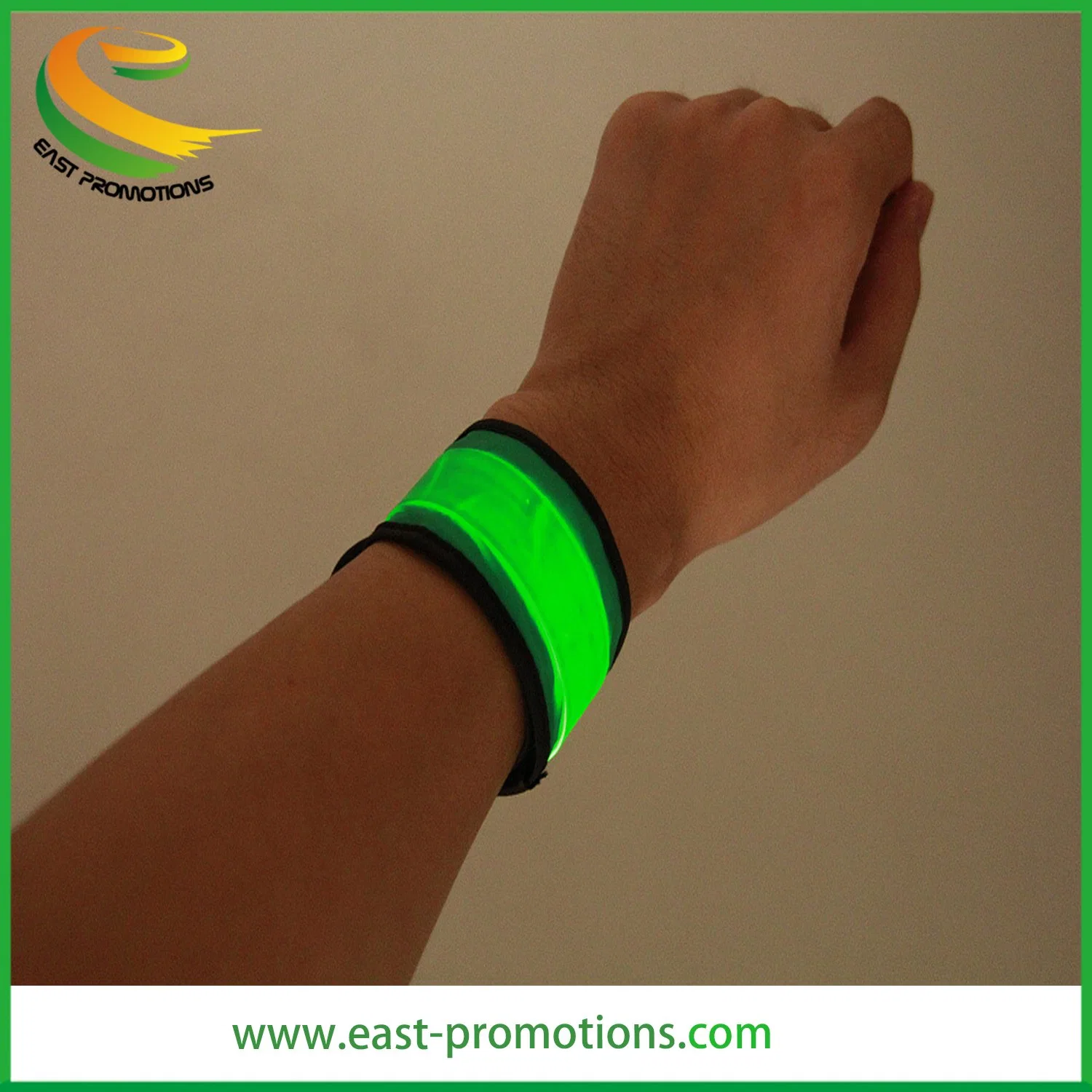 Venta al por mayor fabricantes de material reflectante con luz LED de aviso de la muñequera deportiva Pulsera Slap para la ejecución de noche