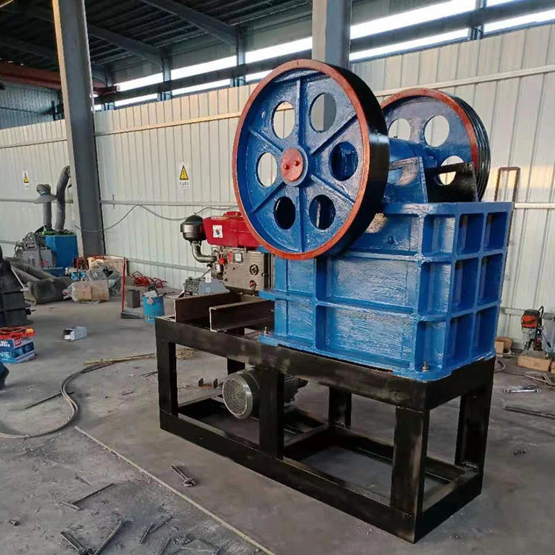 Small Stone Jaw Crusher Powered by Diesel Engine, Stone Crushing Machine