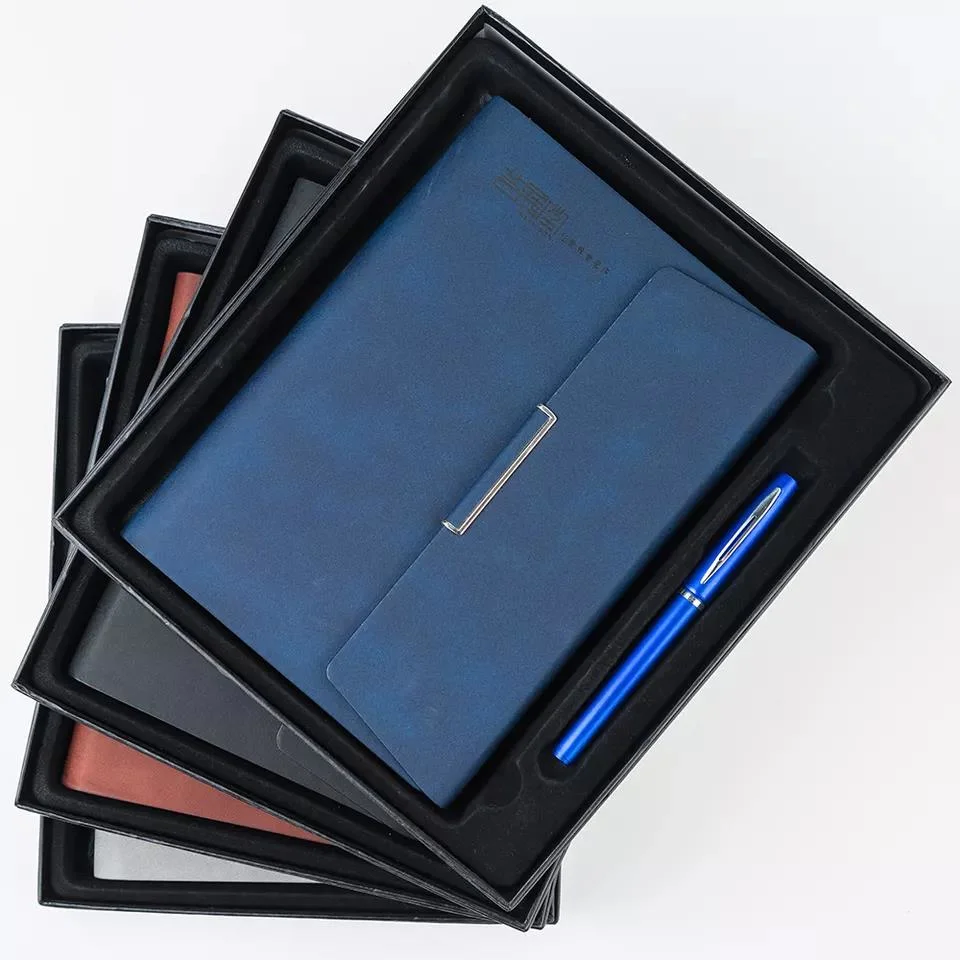 La prima de impresión personalizada cubierta de cuero de PU portátil con una pluma5 oficial de promoción diario portátil Set de regalo