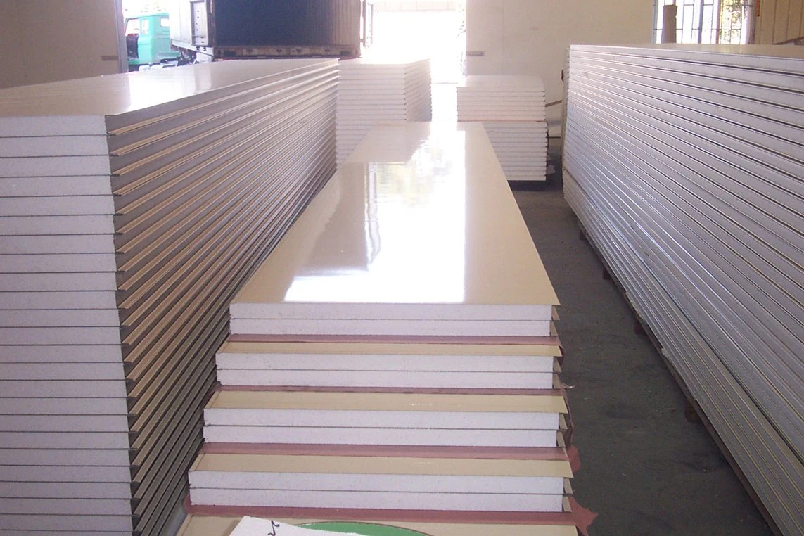 Light Weight Polyurethane Sandwich Panel for Construction Material