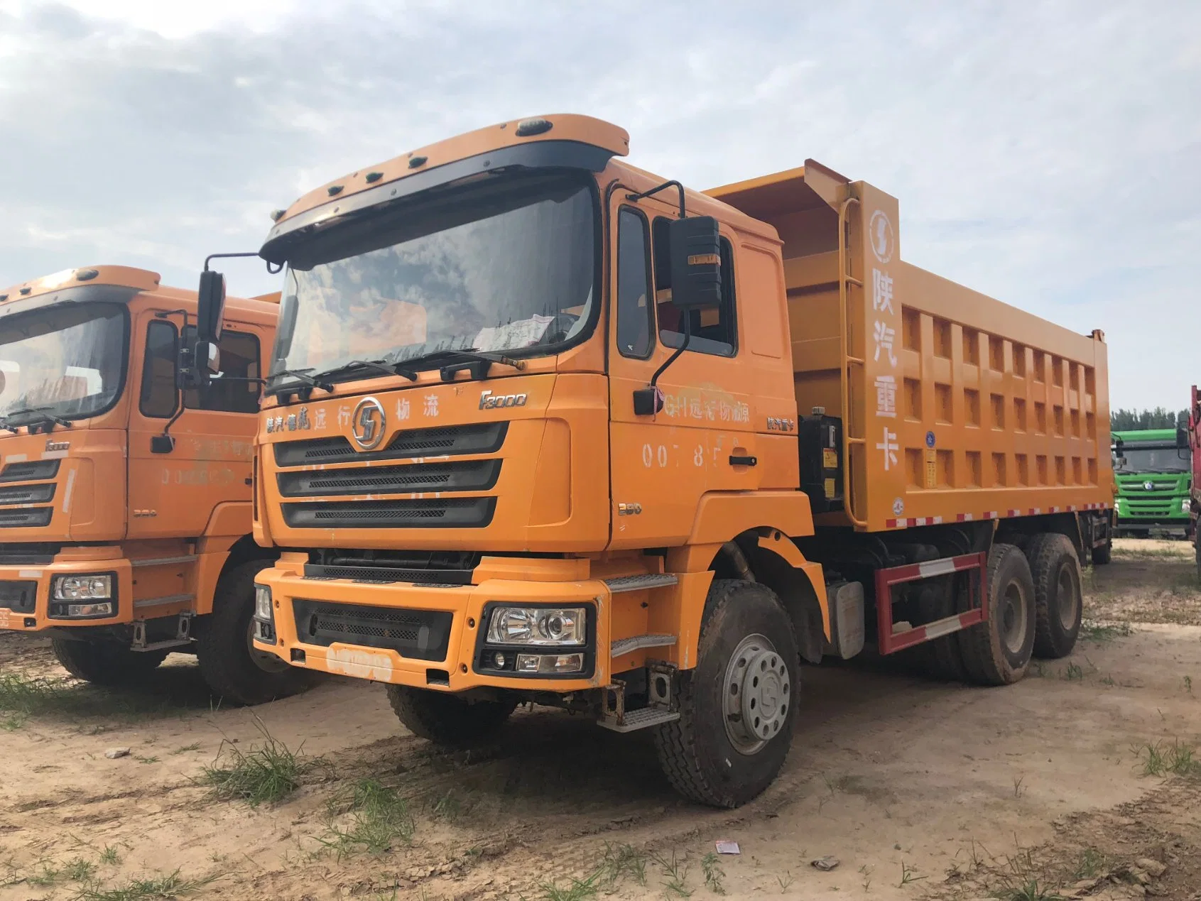 Hot la vente d'une lourde charge de 30 tonnes 40 tonnes 6*4 avec la climatisation Prix de camion à benne