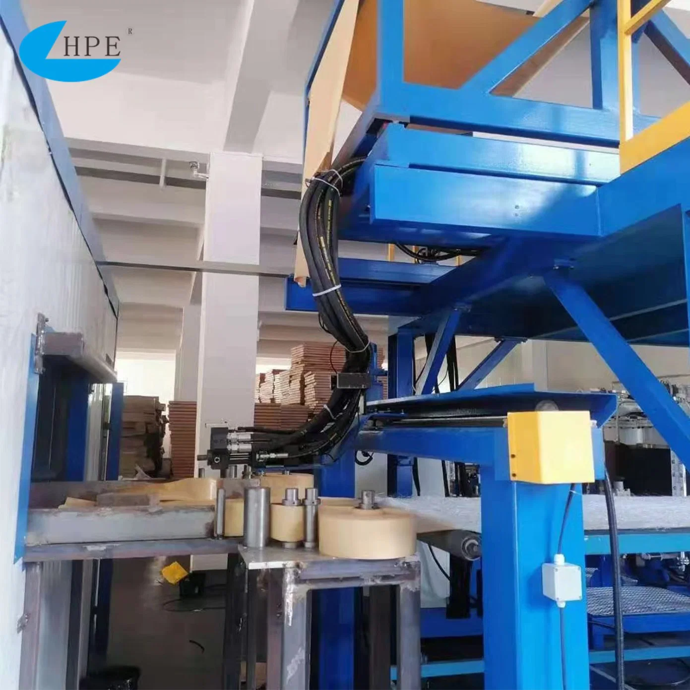 Laminating Laminator Machine Non-Continuous Laminating Board Production Line Panel Roof Machine