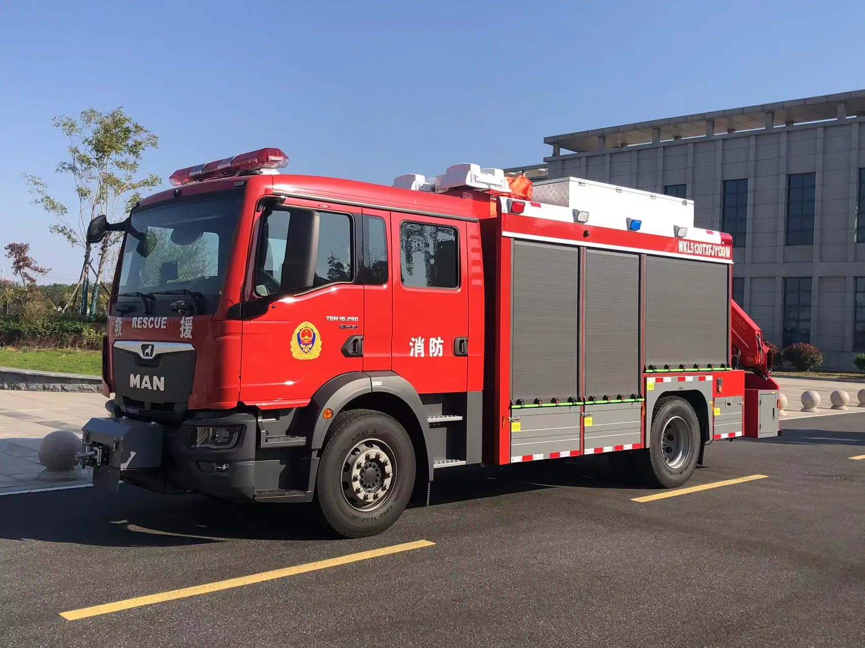 Special Truck Fire Truck Aluminum Customized Roller Shutter Water Truck