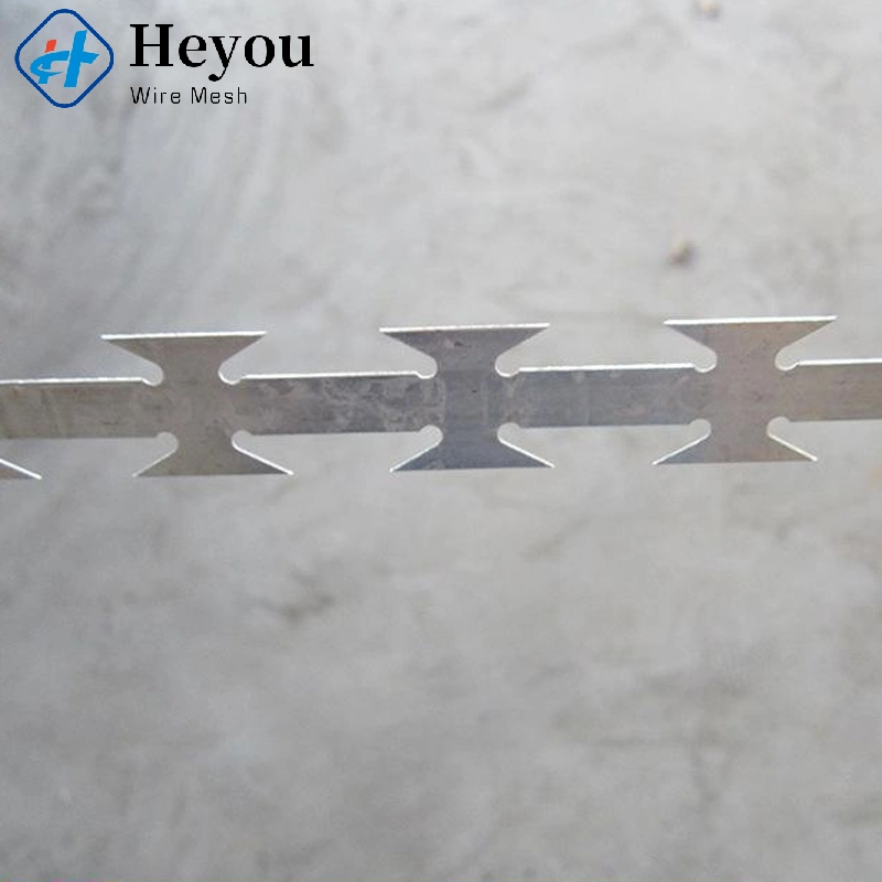 China Export Barbed Wire Mesh Manufacturers Bto-10 Razor Net Wire Mesh China Paint Diamond Hole Barbed Wire