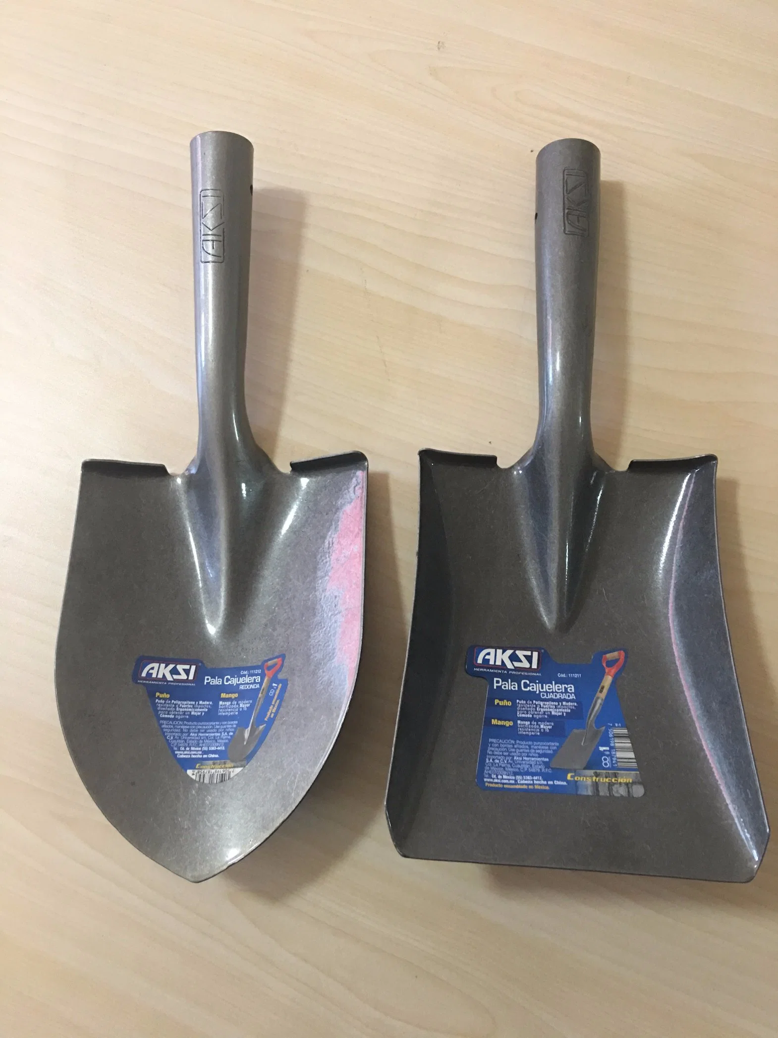 Small Round-Pointed Shovel and Spade